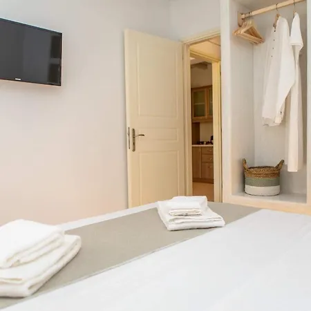 Sorokos 8 Naxos City